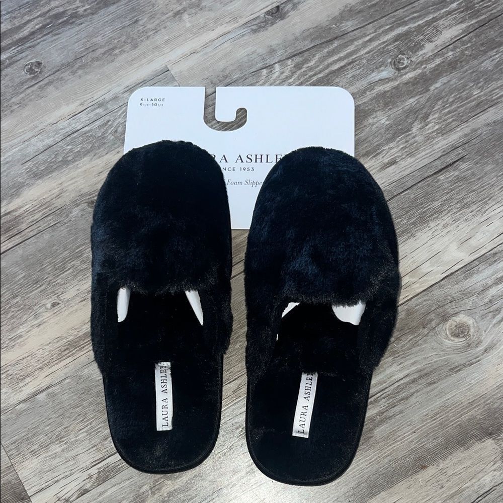 Laura Ashley Women's Cozy Black Slippers